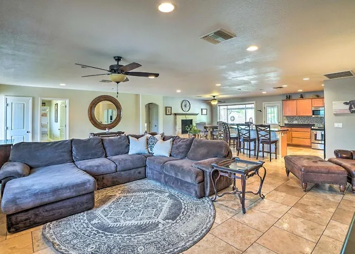 Holiday home Game Room! Family Desert Getaway In Glendale *