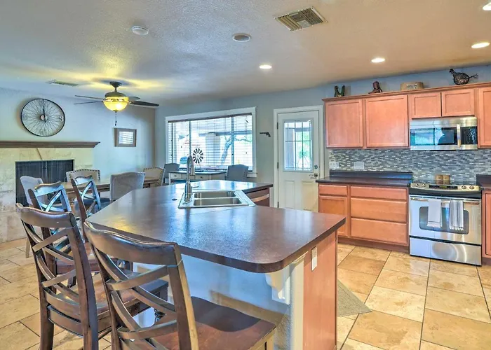 Game Room! Family Desert Getaway In Glendale Holiday home *