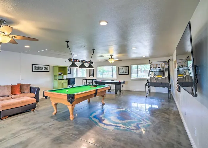 Game Room! Family Desert Getaway In Glendale Holiday home *